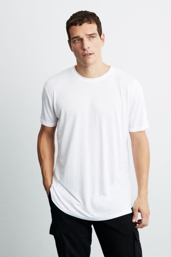 GRIMELANGE GRIMELANGE Oscar Men's Long Fit Flowy Fabric White T-shirt