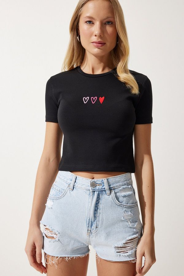 Happiness İstanbul Happiness İstanbul Women's Black Heart Embroidered Crop Knitted T-Shirt