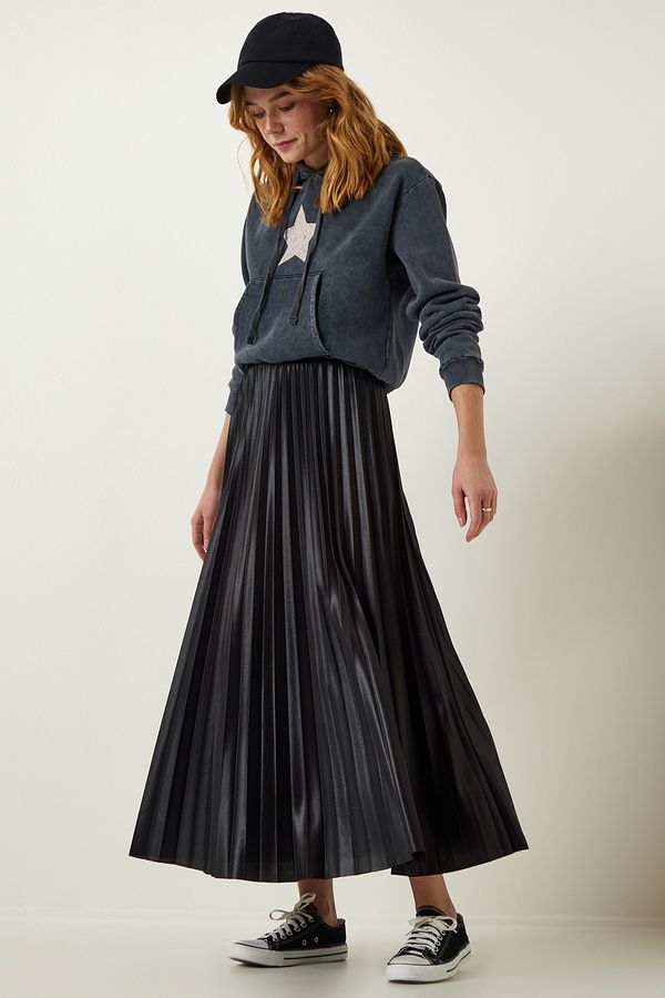 Happiness İstanbul Happiness İstanbul Women's Black Shiny Finish Pleated Knitted Skirt