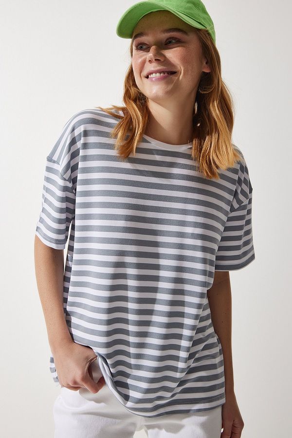Happiness İstanbul Happiness İstanbul Women's Gray Crew Neck Striped Oversize Knitted T-Shirt