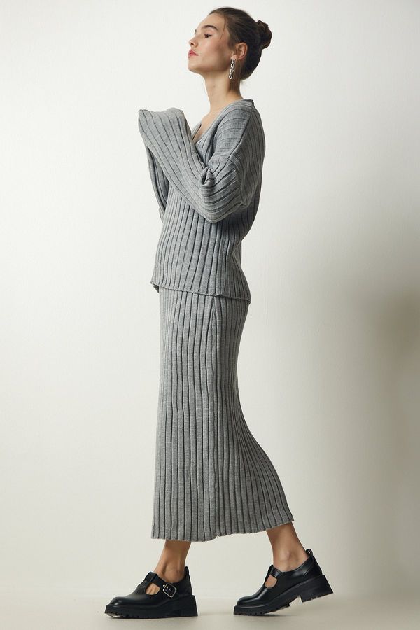Happiness İstanbul Happiness İstanbul Women's Gray Ribbed Sweater Skirt Knitwear Suit