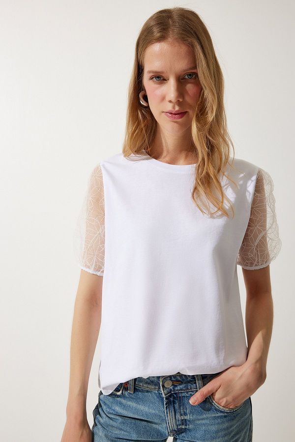Happiness İstanbul Happiness İstanbul Women's White Sleeve Tulle Detailed Knitted T-Shirt