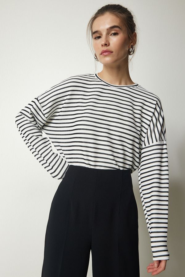 Happiness İstanbul Happiness İstanbul Women's White Striped Knitted Blouse