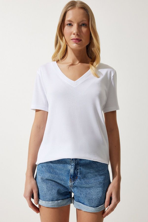 Happiness İstanbul Happiness İstanbul Women's White V Neck Modal Knitted T-Shirt