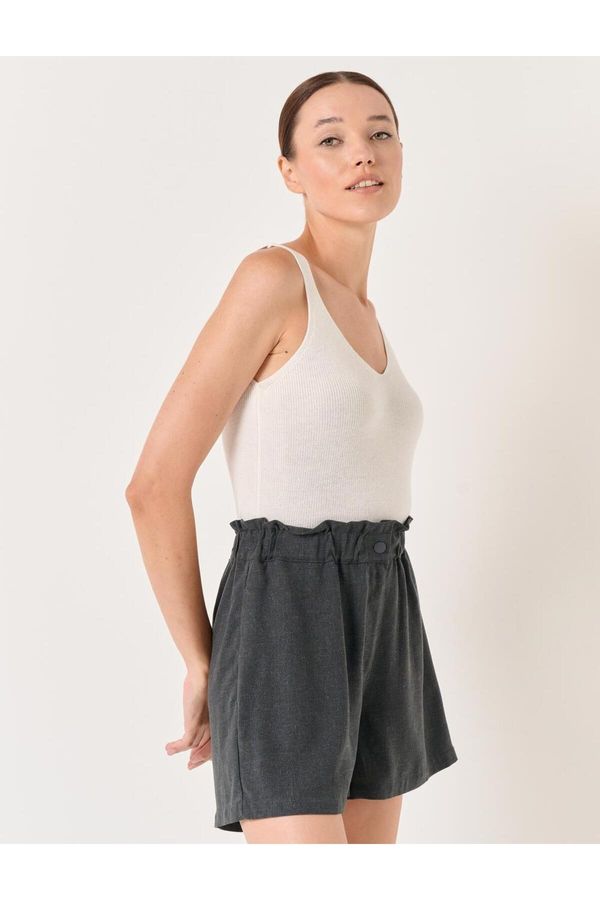 Jimmy Key Jimmy Key Anthracite Loose Fit High Waist Straight Linen Shorts.