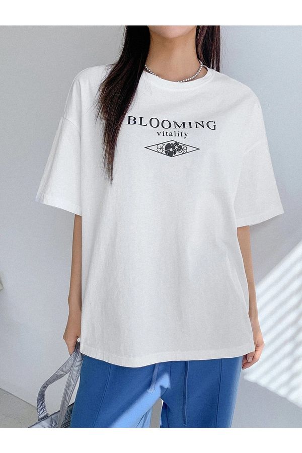 Know Know Blooming Vitality Printed White Oversized T-Shirt