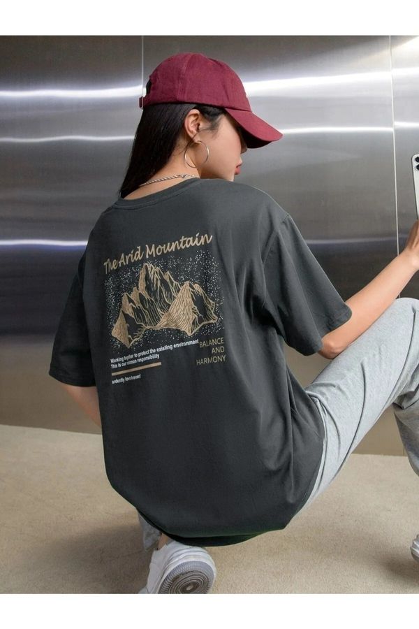 Know Know Women's Smoked Arid Mountain Printed Oversized T-shirt.