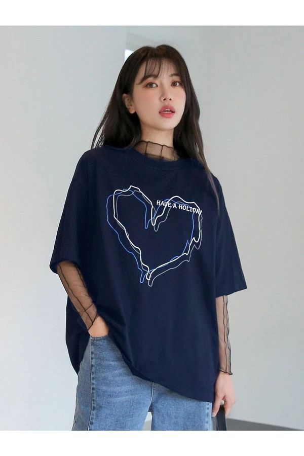 Know Know Women's Striped Figure Heart Navy Blue T-Shirt Have A Holiday Printed
