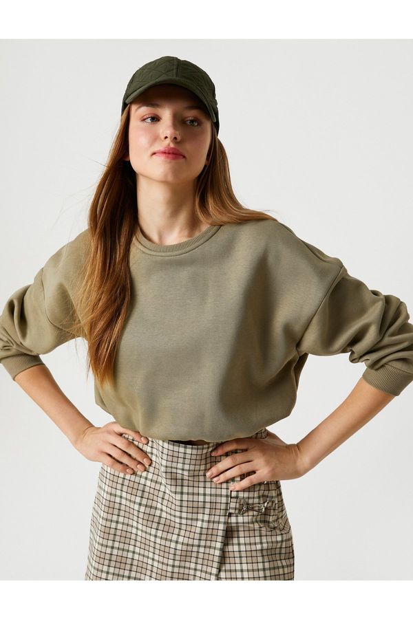 Koton Koton A Crop Sweatshirt with a Crew Neck Long Sleeved, Comfortable Fit.