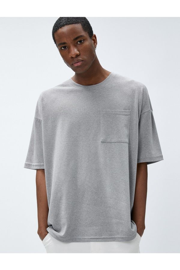 Koton Koton Basic Oversize T-Shirt with Pocket Details, Crew Neck Half Sleeves.