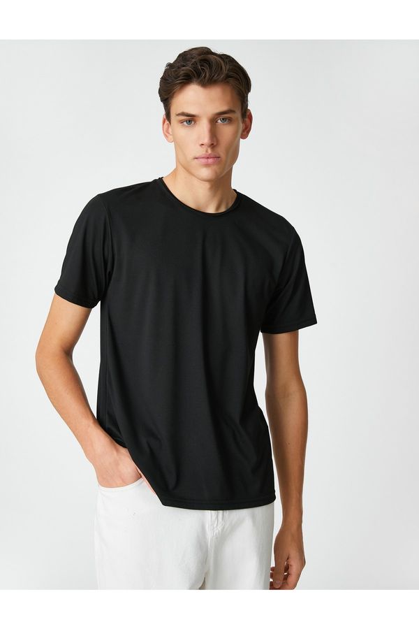Koton Koton Basic T-Shirt Crew Neck Short Sleeve Label Detailed