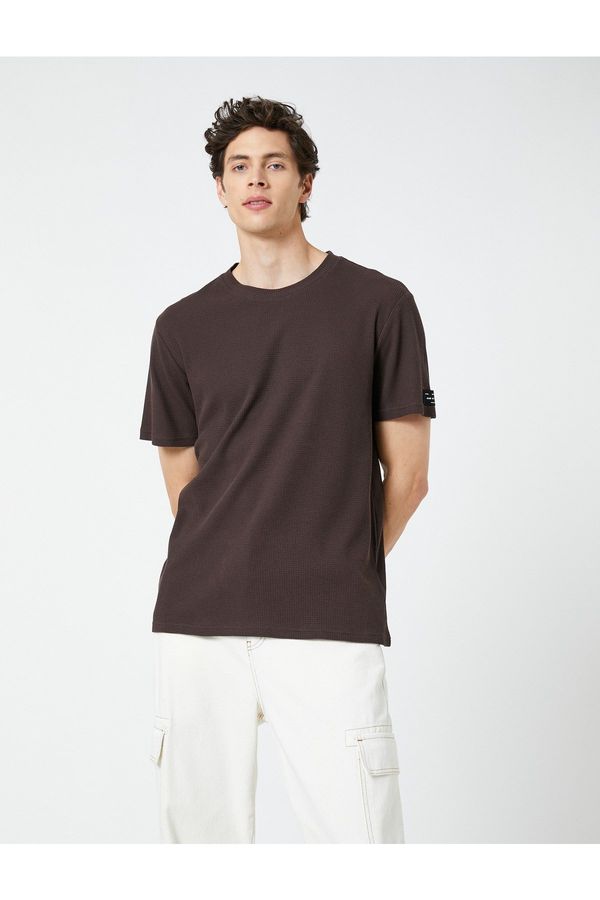 Koton Koton Basic Textured T-Shirt. Crew Neck Short Sleeves.