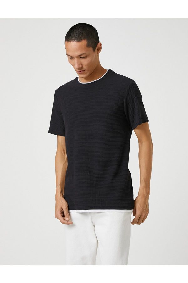 Koton Koton Basic Woven T-shirt with a Crew Neck Short Sleeves, Slim Fit.