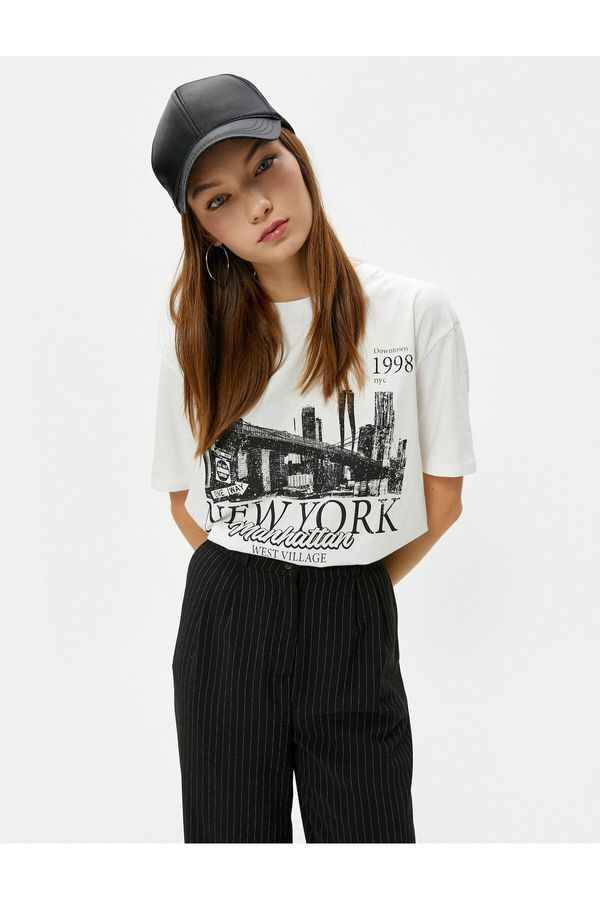 Koton Koton New York T-Shirt City Themed Comfort Fit Cotton Short Sleeve Crew Neck