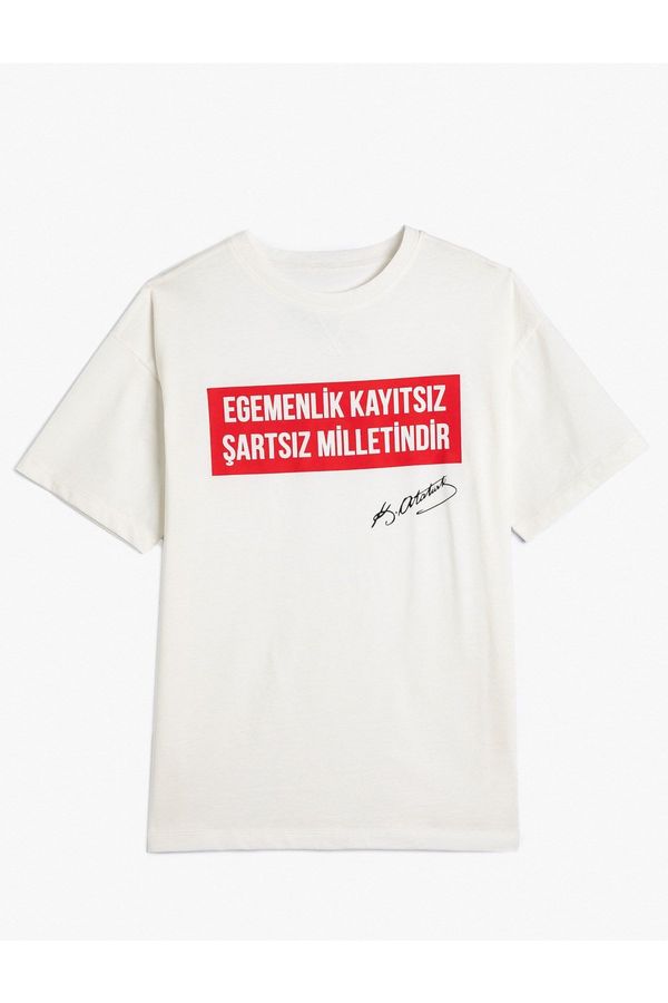 Koton Koton T-Shirt Atatürk Signature Print Short Sleeve Cotton