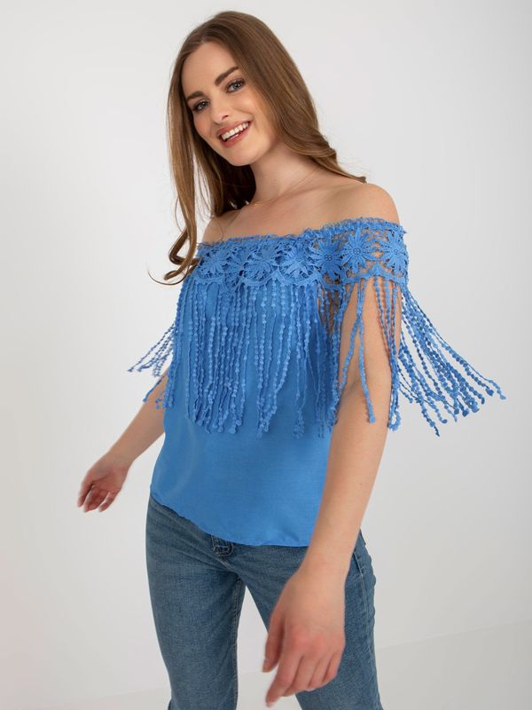 Fashionhunters Lady's blue Spanish blouse with lace