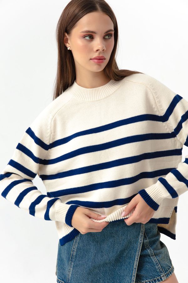 Lafaba Lafaba Women's Navy Blue Oversize Striped Knitwear Sweater