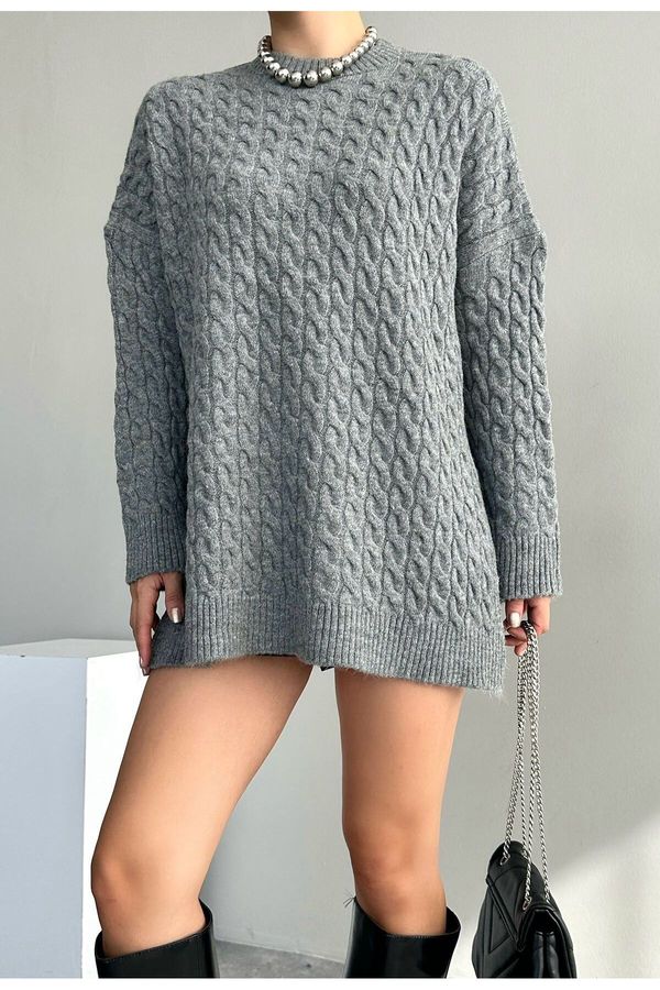 Laluvia Laluvia Gray Hair Braid Detailed Crew Neck Slits on the Sides Sweater