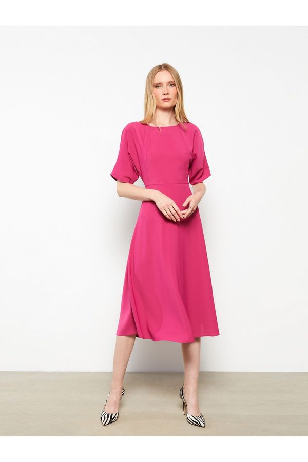 LC Waikiki LC Waikiki Crepe Women's Crepe Dress with a Crew Neck and Short Sleeves.