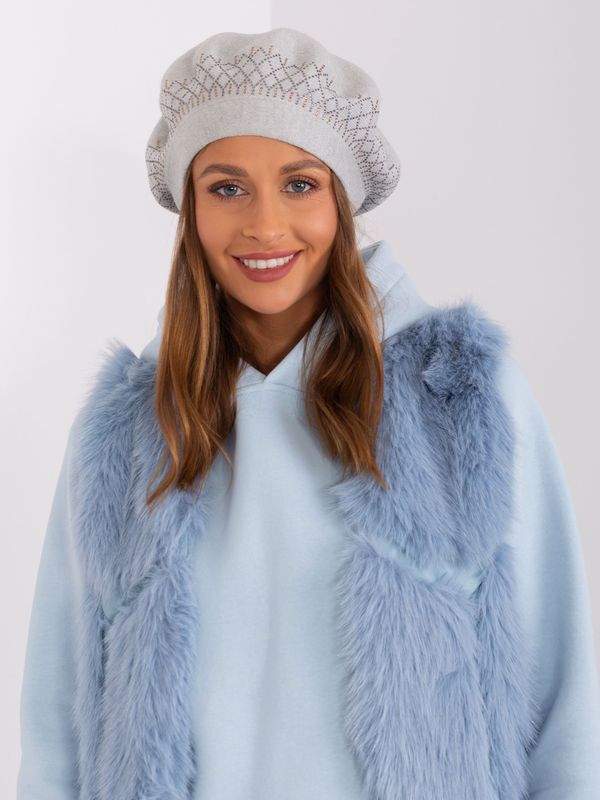 Fashionhunters Light gray knitted beret