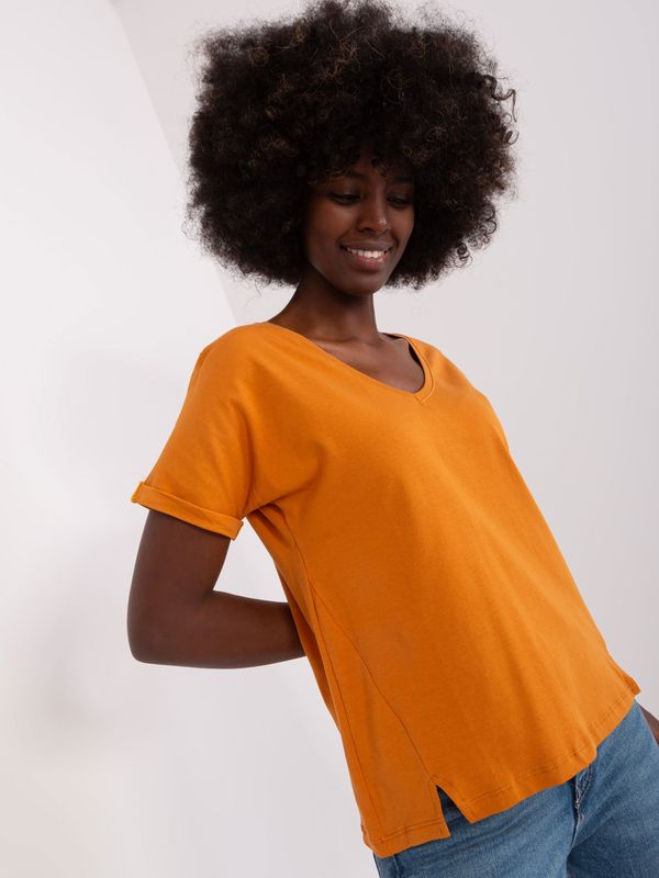 Fashionhunters Light orange women's t-shirt basic with slit