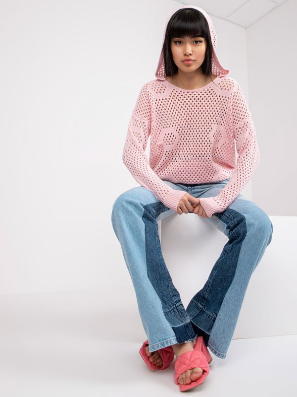 Fashionhunters Light pink classic sweater with openwork pattern RUE PARIS