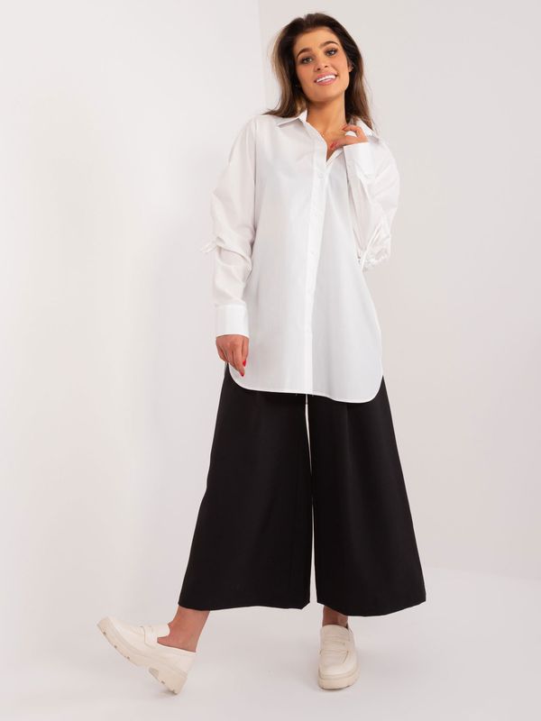 Fashionhunters Long white shirt with cuffs on the sleeves