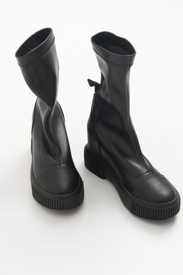 LuviShoes LuviShoes 3042 Black Skin Women's Boots