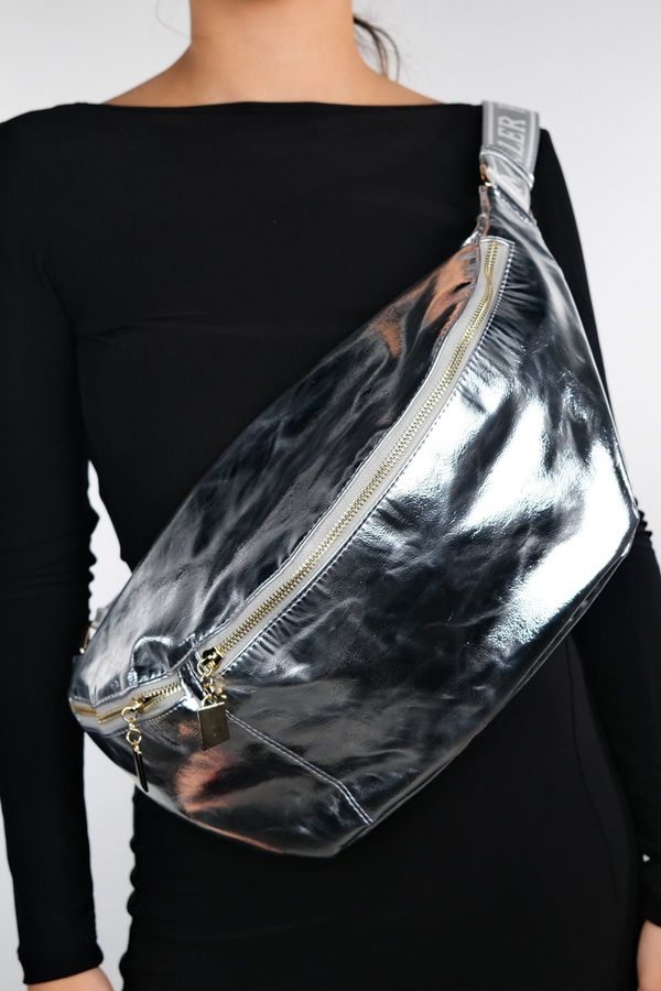 LuviShoes LuviShoes VENTA Women's Silver Large Waist Bag
