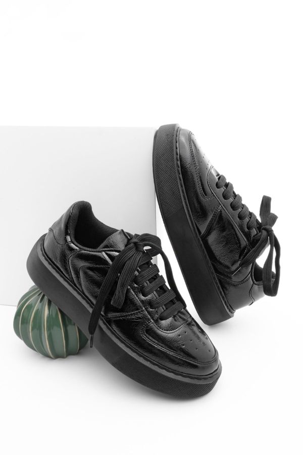 Marjin Marjin Women's Sneakers High-Sole Lace-Up Sneakers Azin Black Patent Leather.