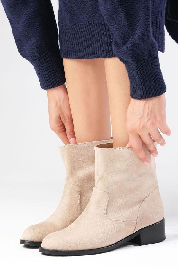 Mio Gusto Mio Gusto Marnie Beige Color Zipperless, Thin Faux Für Lined Heelless Women's Boots