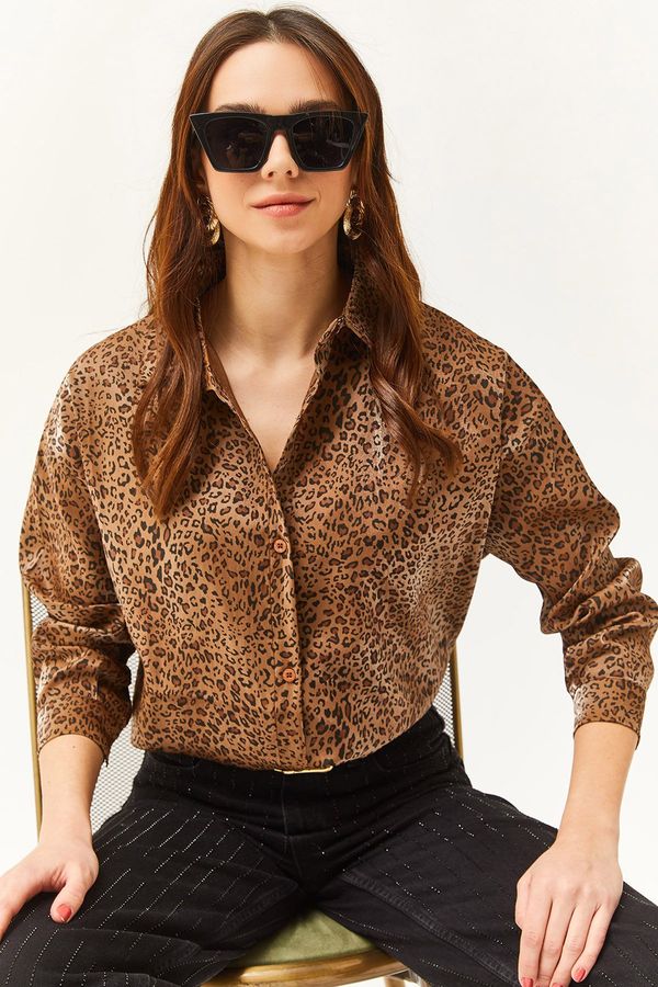 Olalook Olalook Women's Brown Satin Surface Animal Print Oversize Shirt