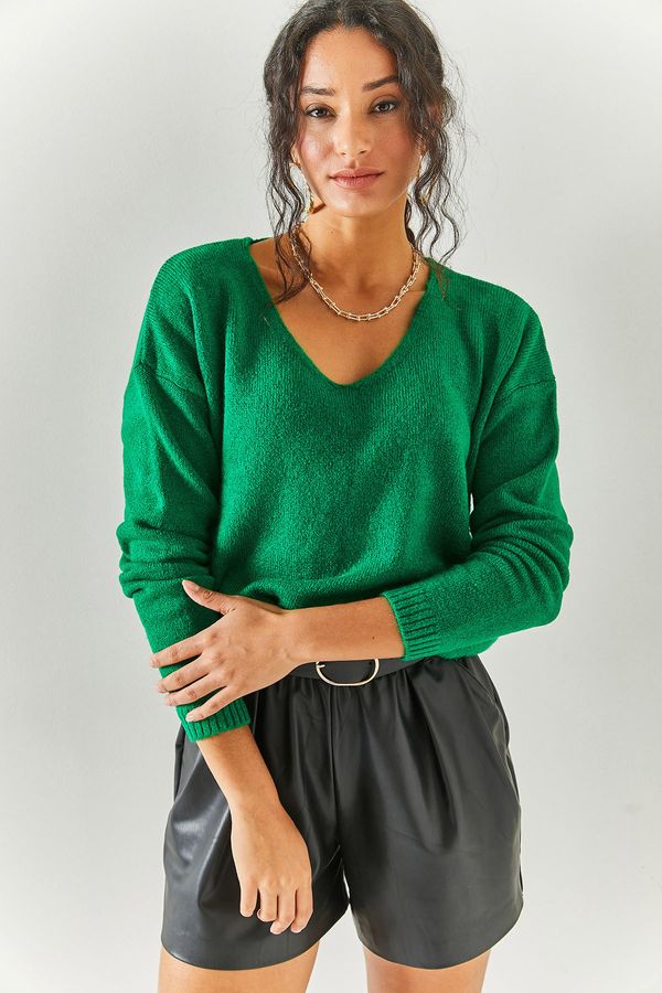 Olalook Olalook Women's Grass Green V-Neck Soft Textured Knitwear Sweater