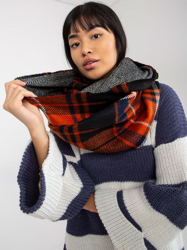 Fashionhunters Orange-black checkered chimney scarf