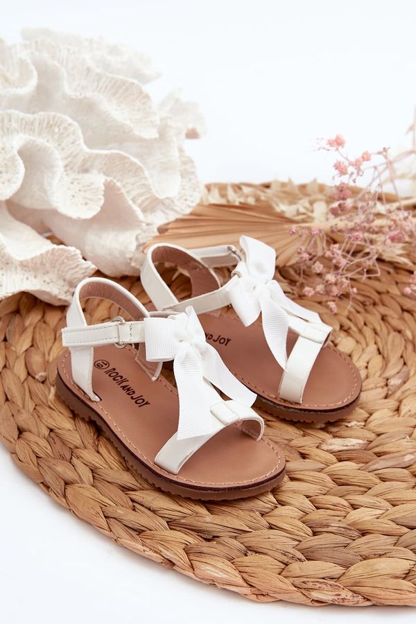 Kesi Patent leather children's sandals with Velcro bow, white Joratia