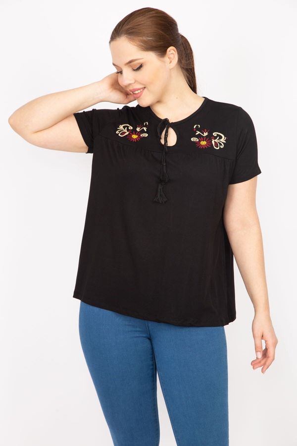 Şans Şans Women's Black Plus Size Embroidery Detailed Collar Laced Blouse