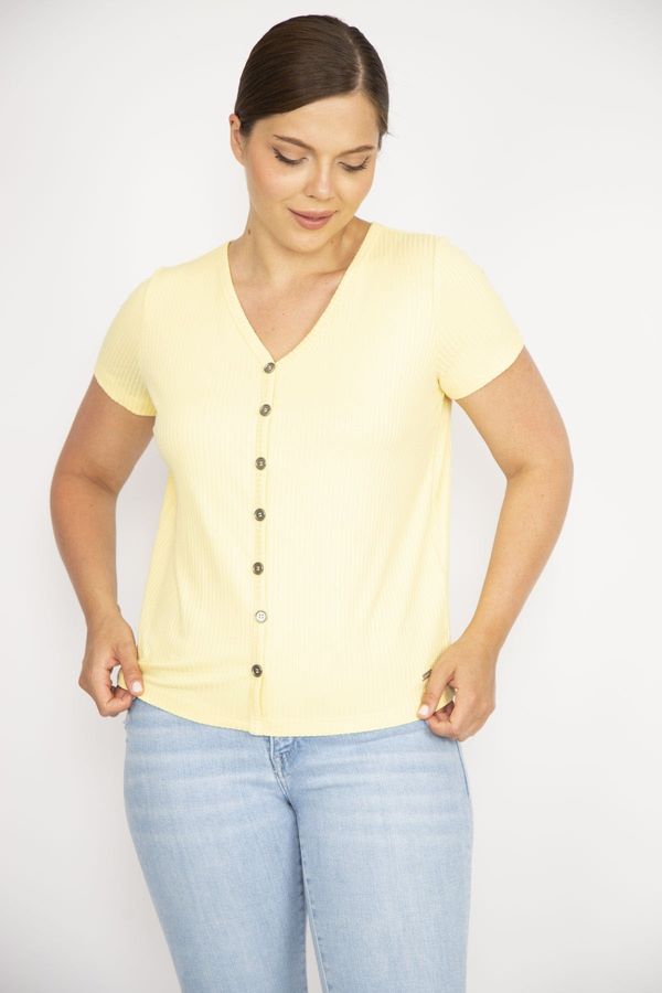 Şans Şans Women's Yellow Plus Size V-Neck Front Decorative Buttoned Camisole Fabric Short Sleeve Blouse