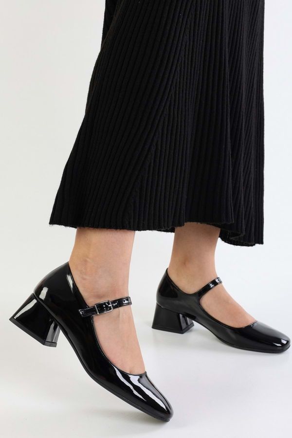 Shoeberry Shoeberry Women's Noua Black Patent Leather Heeled Shoes