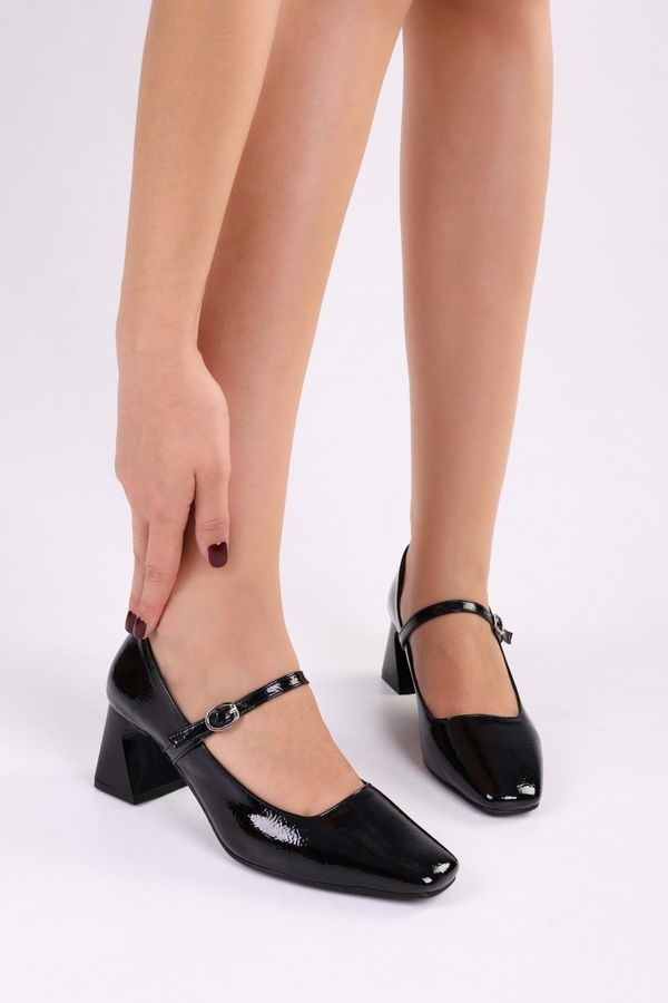 Shoeberry Shoeberry Women's Rylee Black Patent Leather Casual Heel Shoes