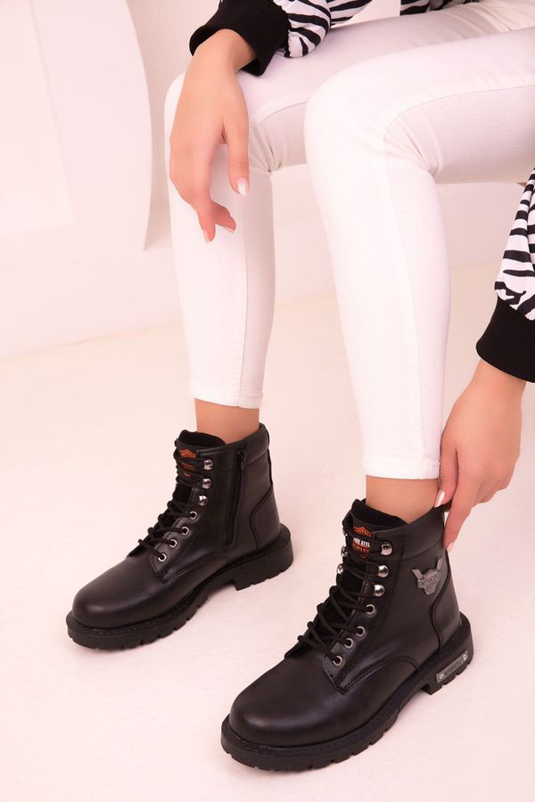 Soho Soho Women's Black Boots & Booties 17641