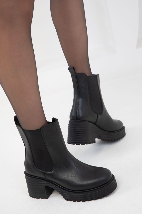 Soho Soho Women's Black Boots & Booties 18486