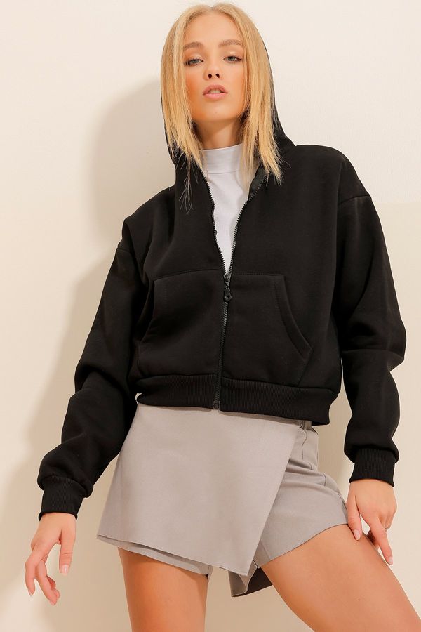 Trend Alaçatı Stili Trend Alaçatı Stili Women's Black Hooded Kangaroo Pocket 3 Thread Crop Sweatshirt