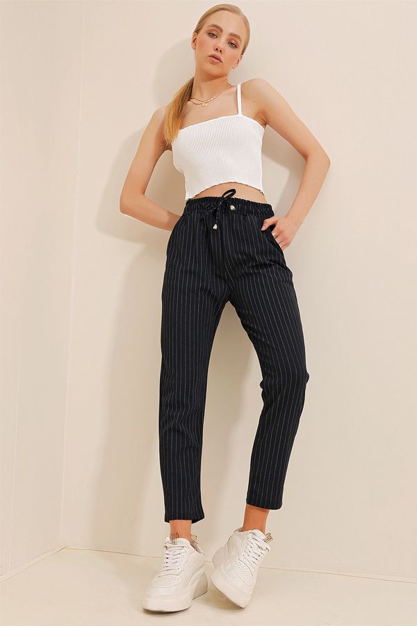 Trend Alaçatı Stili Trend Alaçatı Stili Women's Navy Blue High Waist Double Pocket Striped Casual Cut Pants