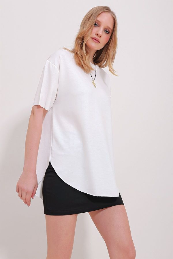 Trend Alaçatı Stili Trend Alaçatı Stili Women's White Crew Neck Oval Cut Modal T-Shirt