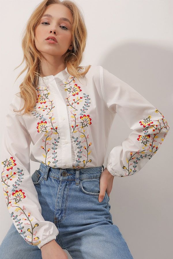 Trend Alaçatı Stili Trend Alaçatı Stili Women's White Stand-Up Collar Poplin Shirt With Embroidered Front And Sleeves