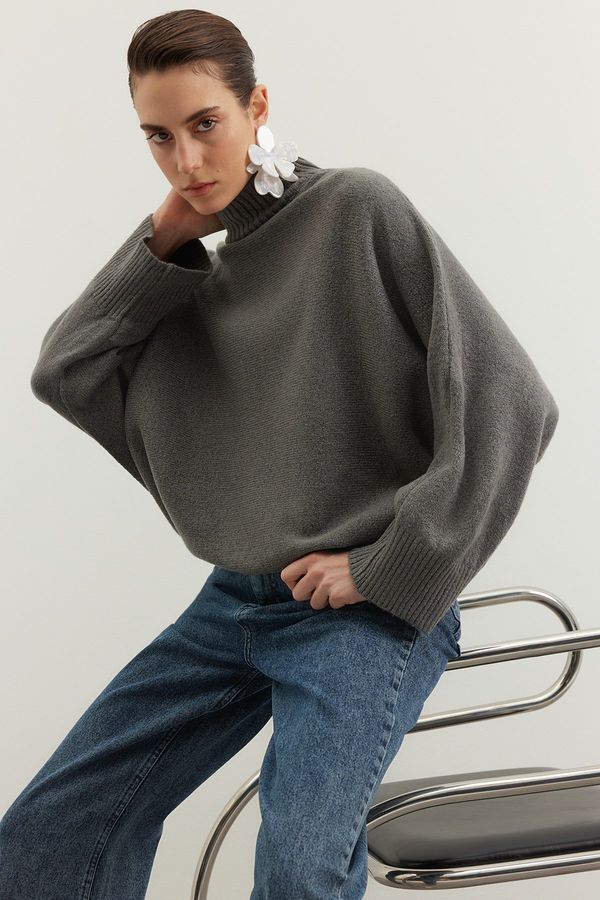 Trendyol Trendyol Anthracite Soft Textured Wide Fit Knitwear Sweater