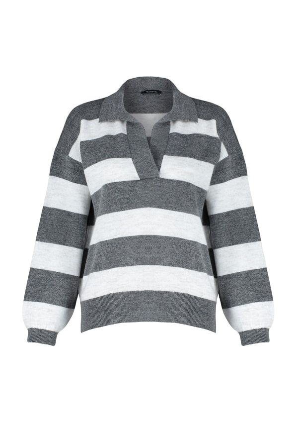 Trendyol Trendyol Anthracite Wide fit. A Soft Textured, Color Block Knitwear Sweater