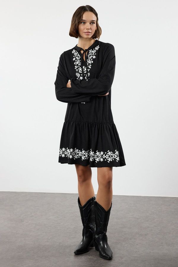 Trendyol Trendyol Black Balloon Sleeve High Neck Printed A-line/Bell Dropped Mini Knitted Dress