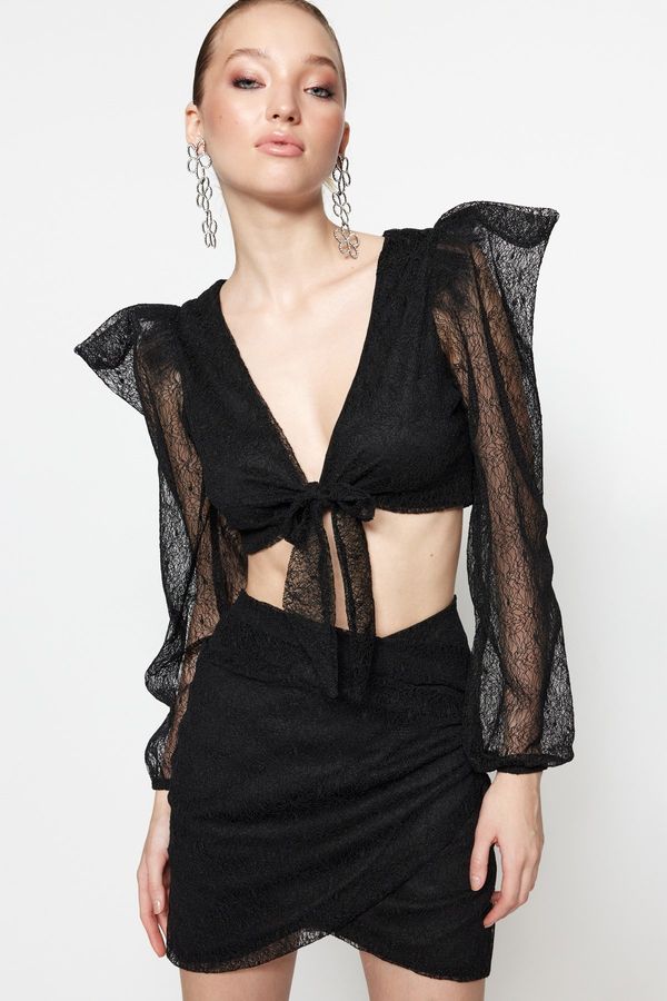 Trendyol Trendyol Black Crop Lined Lace Blouse with Piping