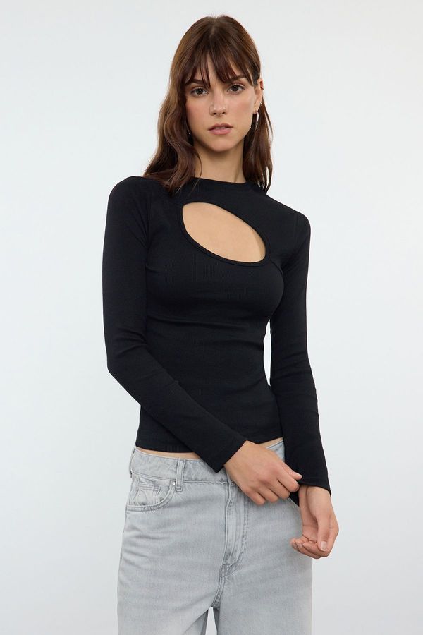 Trendyol Trendyol Black Cut Out Detailed Fitted Stretchy Knitted Blouse